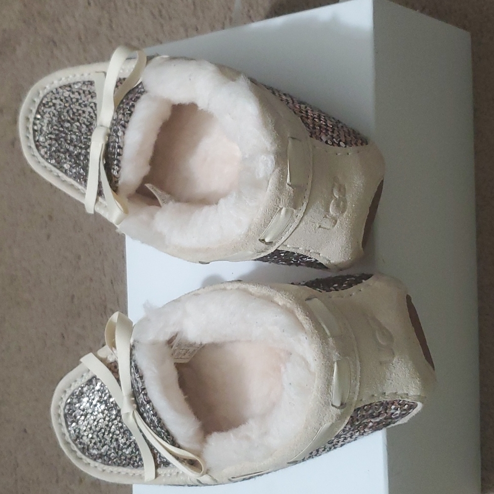 UGG Shoes - Picture 9 of 12